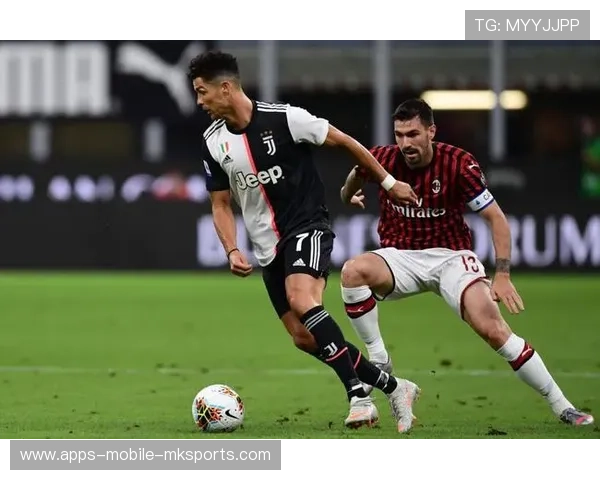 AC米兰门前抢点致胜，莱奥脚后跟妙传转化为进球